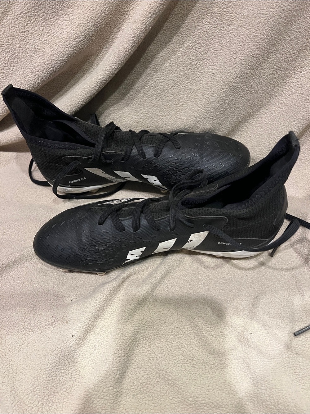 Youth Adidas Preditor soccer cleats